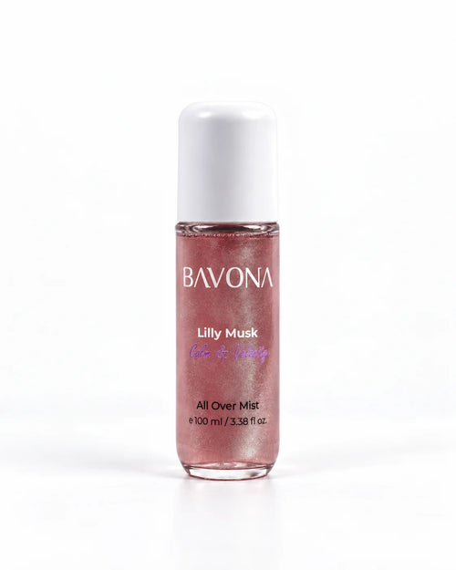 Bavona Lily Musk shimmer hair & body mist, 100 ml bottle with luminous shimmer on a white background